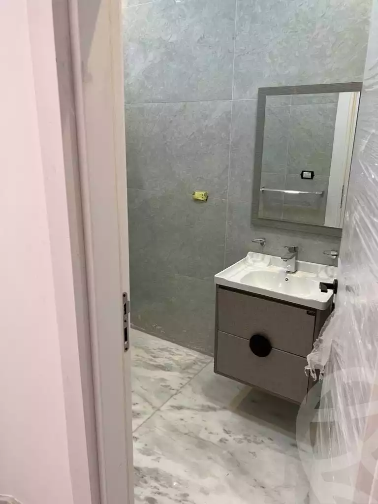 https://aqarmap.com.eg/en/listing/4036459-for-sale-cairo-el-sheikh-zayed-city-compounds-in-sheikh-zayed-el-patio-zahraa