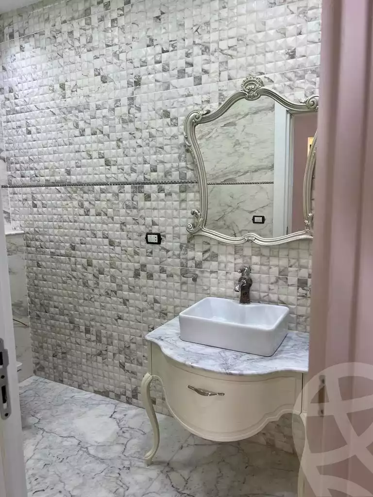 https://aqarmap.com.eg/en/listing/4036459-for-sale-cairo-el-sheikh-zayed-city-compounds-in-sheikh-zayed-el-patio-zahraa