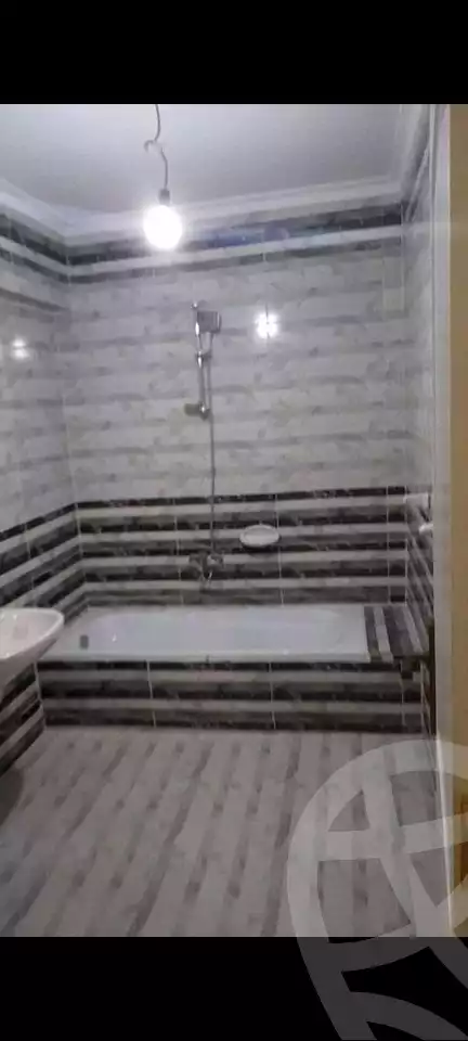 https://aqarmap.com.eg/ar/listing/4039986-for-sale-alexandria-moharram-bey-tryq-qn-lswys