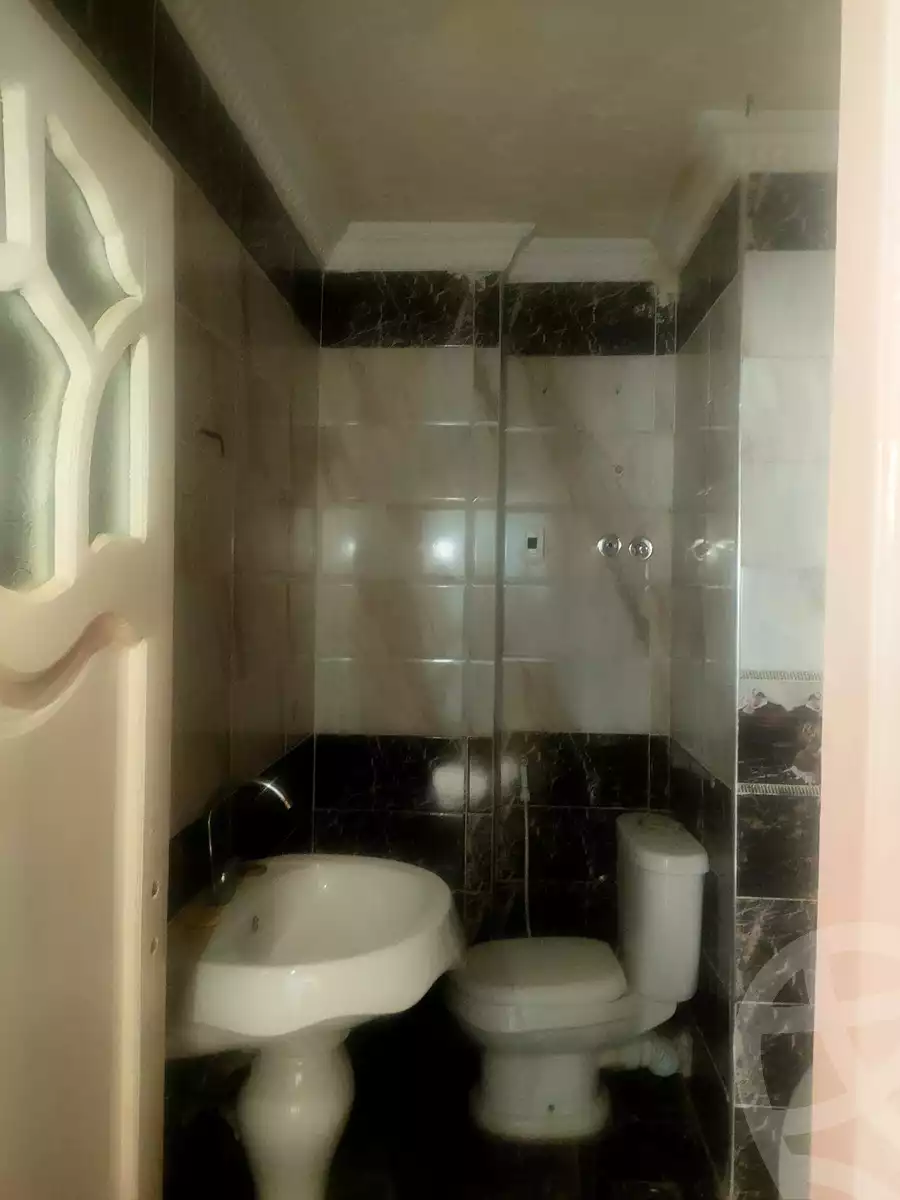 https://aqarmap.com.eg/en/listing/4040068-for-rent-alexandria-bw-qyr-street-25