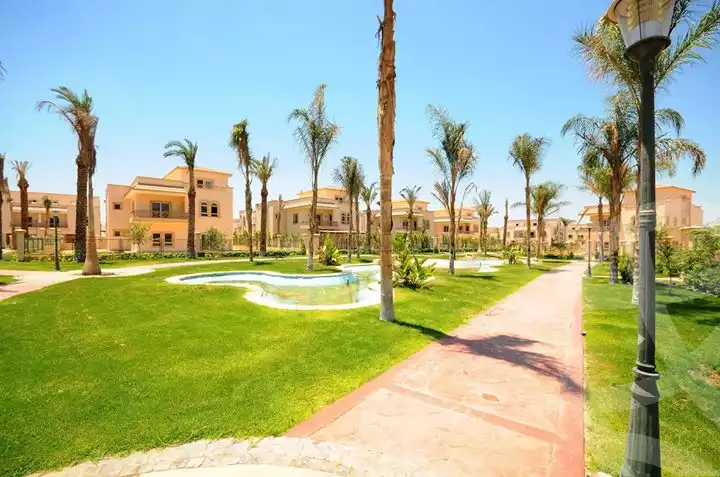 https://aqarmap.com.eg/en/listing/4044013-for-sale-cairo-el-sheikh-zayed-city-compounds-greens