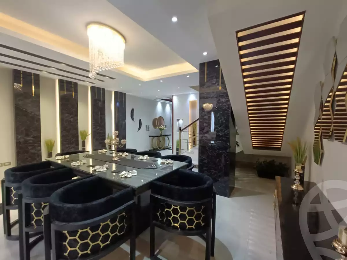 https://aqarmap.com.eg/ar/listing/4045181-for-sale-cairo-6th-of-october-compounds-cleopatra-square