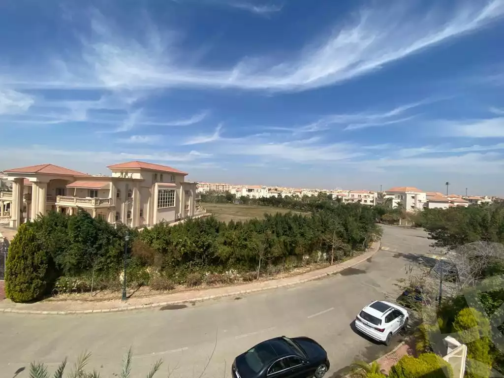 https://aqarmap.com.eg/en/listing/4046104-for-sale-cairo-el-sheikh-zayed-city-compounds-greens