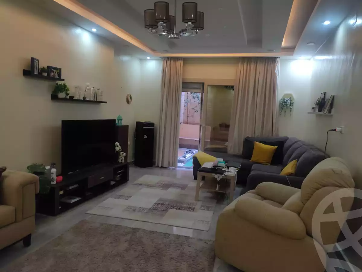 https://aqarmap.com.eg/ar/listing/4050839-for-sale-cairo-6th-of-october-el-ahyaa-neighborhood-4th-school-st
