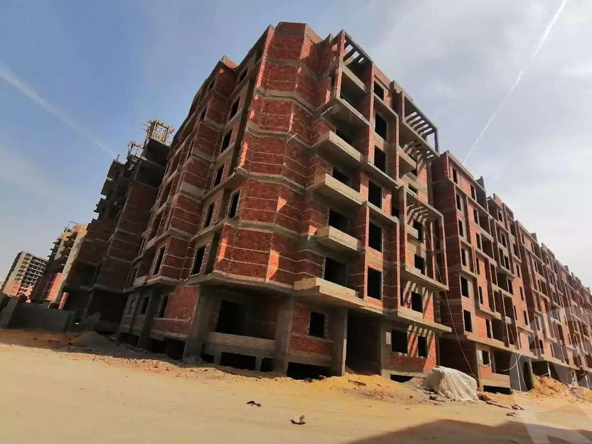 https://aqarmap.com.eg/en/listing/4051606-for-sale-cairo-ismailia-desert-road-golden-park