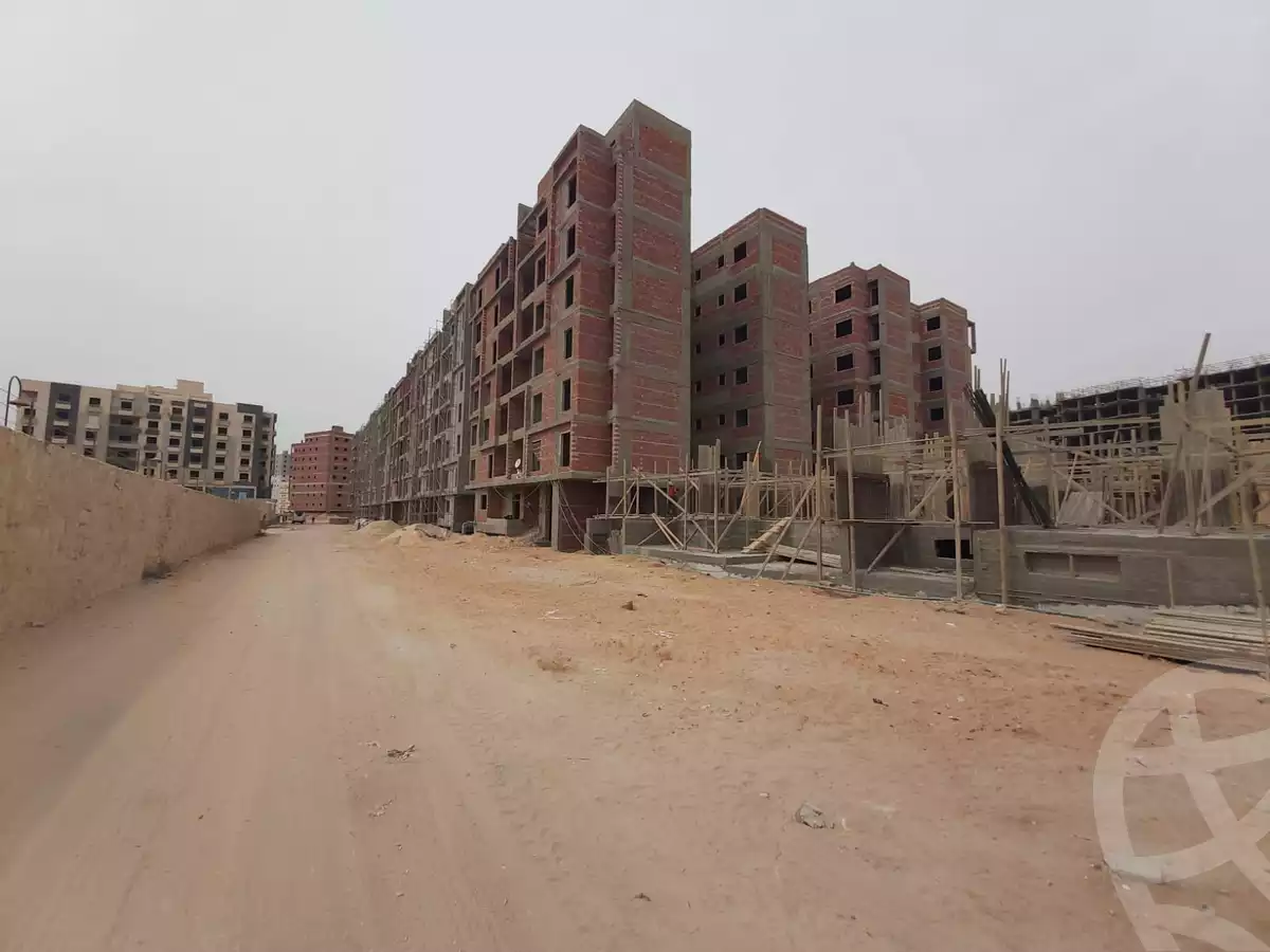 https://aqarmap.com.eg/en/listing/4051606-for-sale-cairo-ismailia-desert-road-golden-park