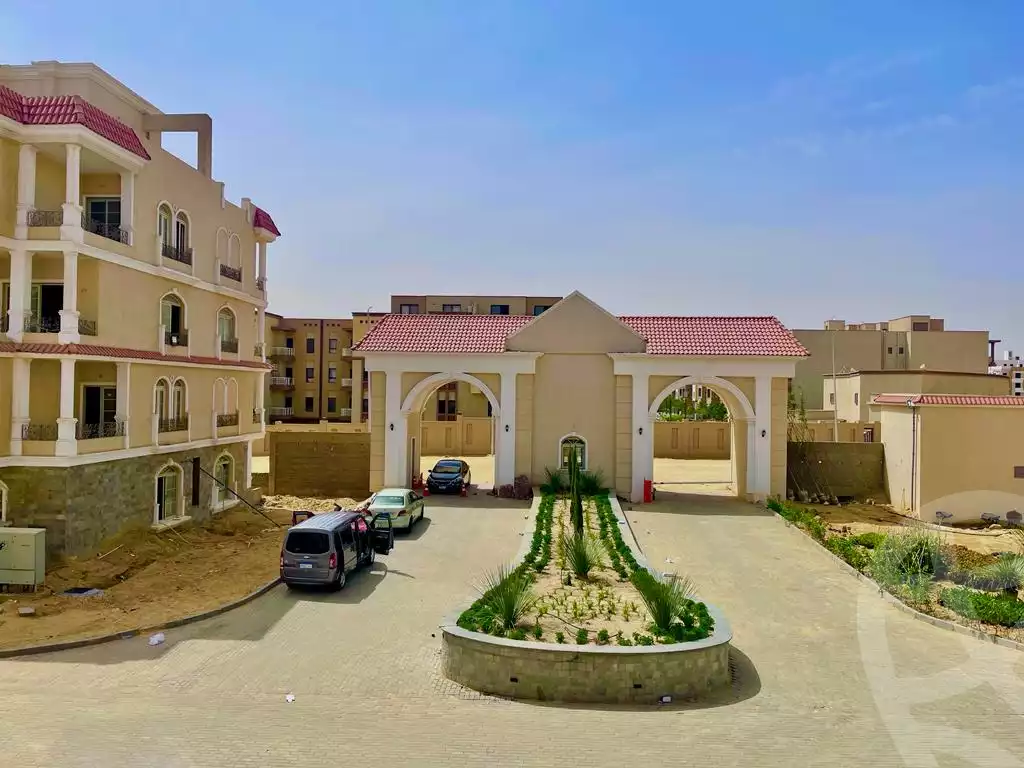 https://aqarmap.com.eg/ar/listing/4053175-for-sale-cairo-6th-of-october-compounds-bhy