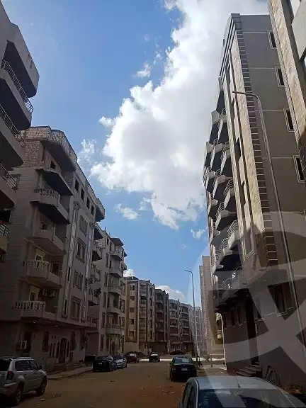 https://aqarmap.com.eg/en/listing/4062107-for-sale-cairo-new-cairo-el-kattameya-compounds-in-kattameya-kmbwnd-mkny-lmnswr-llttwyr
