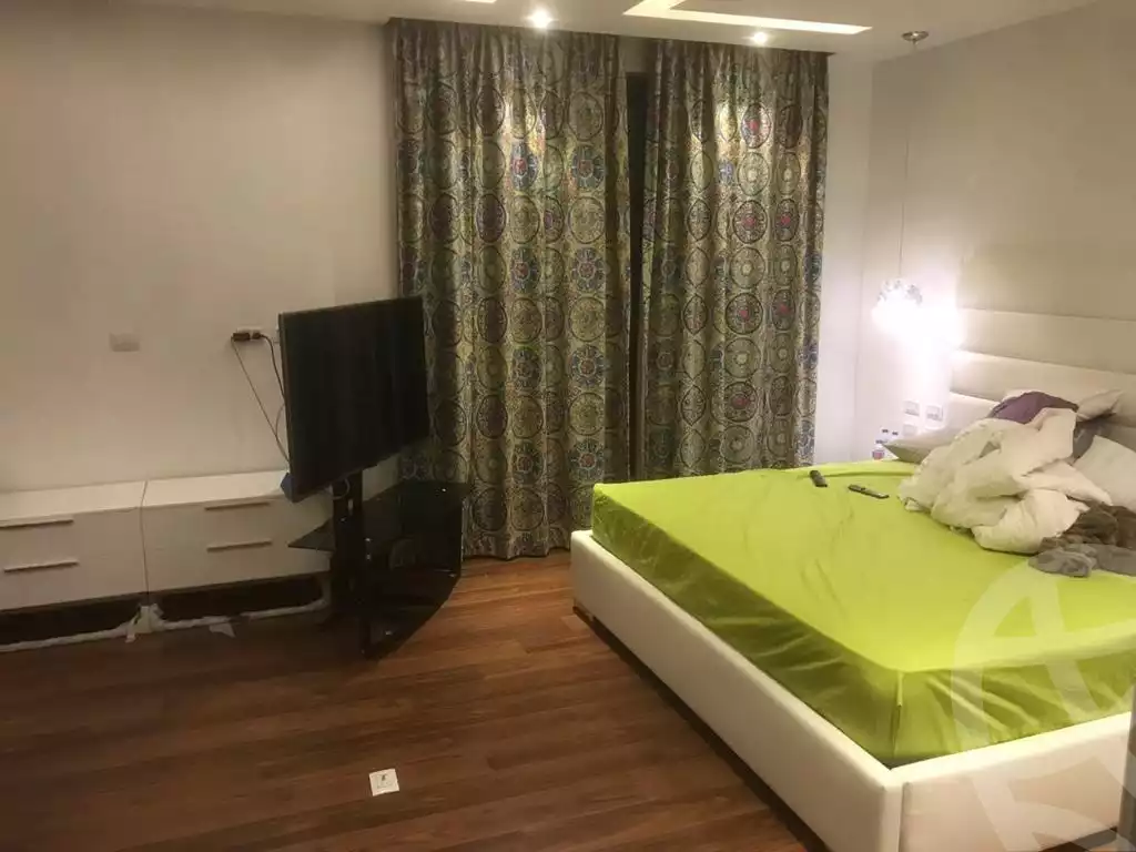 https://aqarmap.com.eg/en/listing/4066109-for-rent-cairo-el-sheikh-zayed-city-compounds-kmbwnd-wyst-twn-swdyk