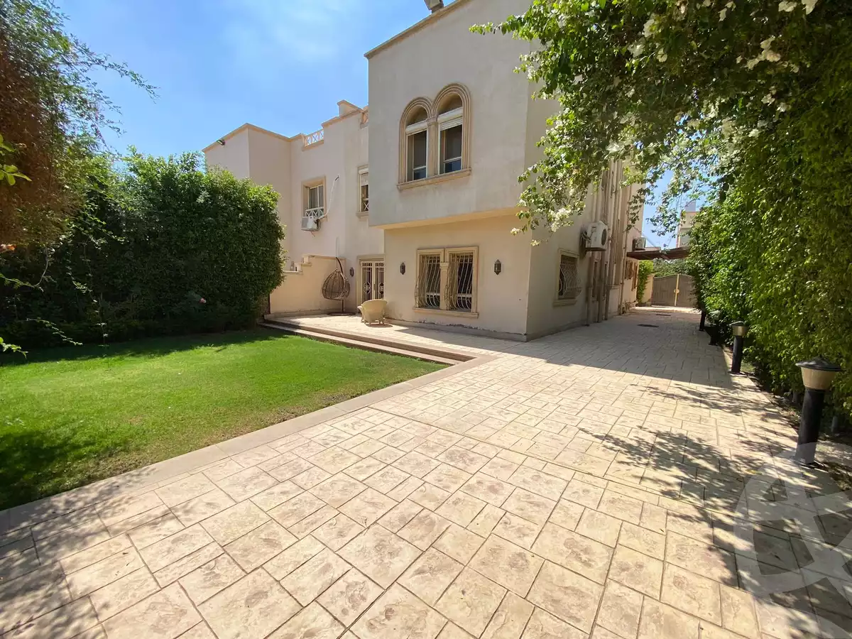 https://aqarmap.com.eg/en/listing/4072906-for-sale-cairo-el-sheikh-zayed-city-compounds-greens