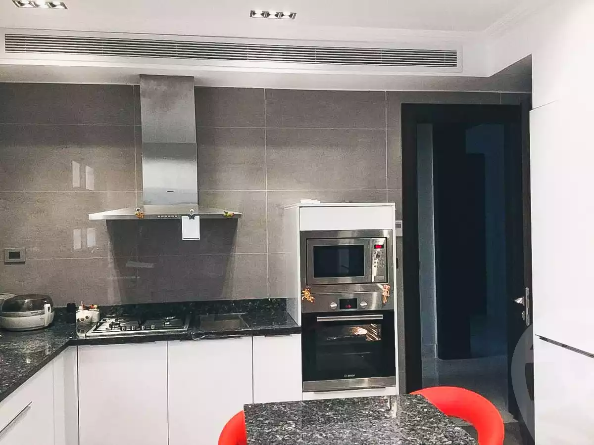 https://aqarmap.com.eg/en/listing/4074841-for-sale-cairo-el-sheikh-zayed-city-compounds-in-sheikh-zayed-royal-meadows