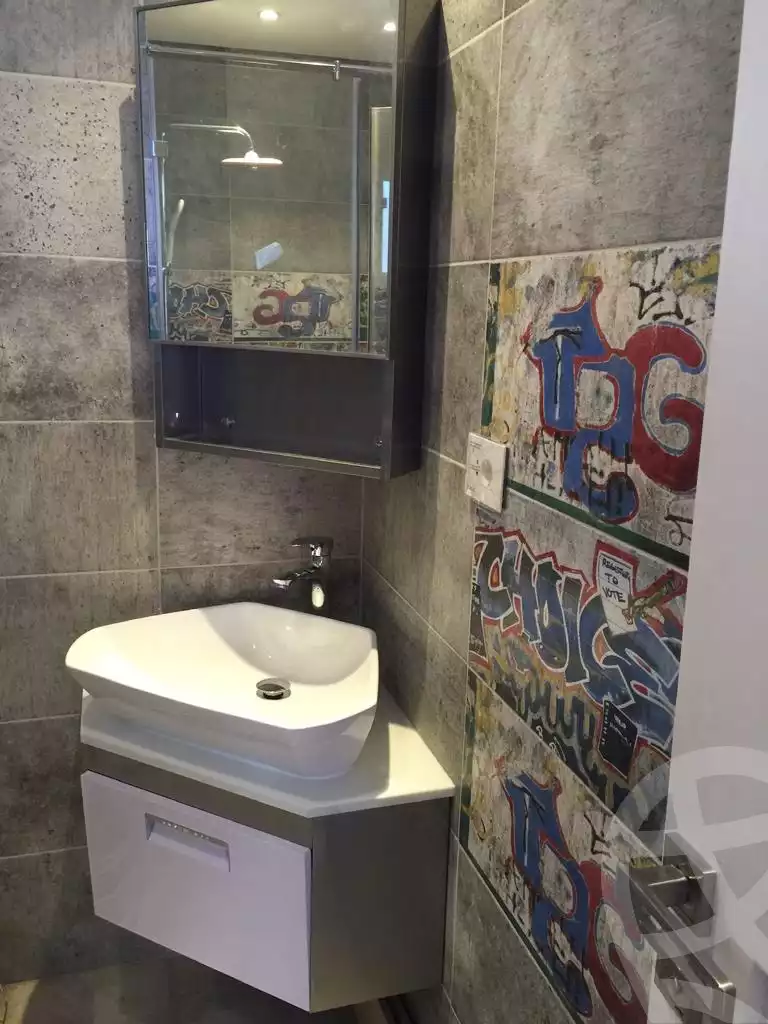 https://aqarmap.com.eg/ar/listing/4075346-for-sale-cairo-el-sheikh-zayed-city-compounds-in-sheikh-zayed-royal-city