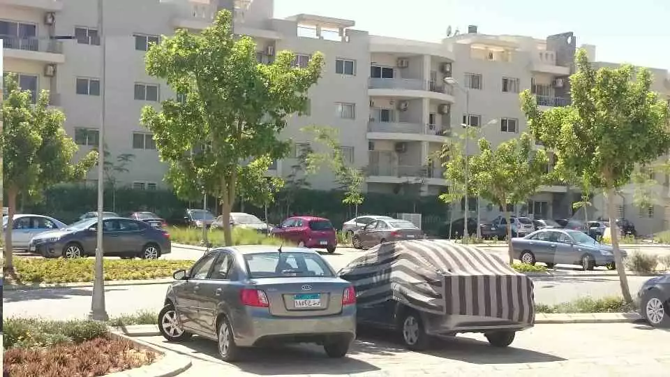 https://aqarmap.com.eg/ar/listing/4085606-for-sale-cairo-el-sheikh-zayed-city-compounds-dh-drys
