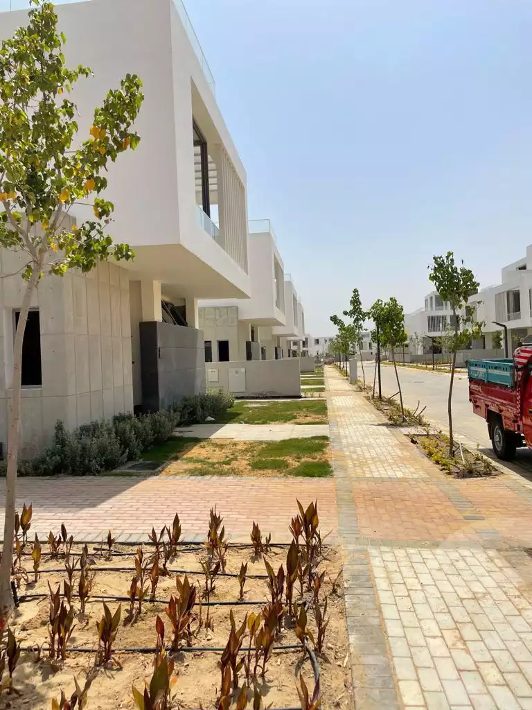https://aqarmap.com.eg/en/listing/4086359-for-sale-cairo-alex-cairo-desert-road-kmbwnd-fy-tryq-skndry-lshrwy-joulz-compound-inertia