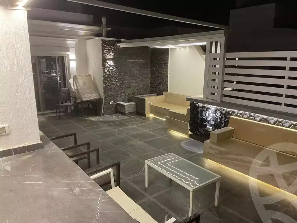 https://aqarmap.com.eg/en/listing/4087431-for-sale-cairo-new-cairo-compounds-mountain-view-hyde-park