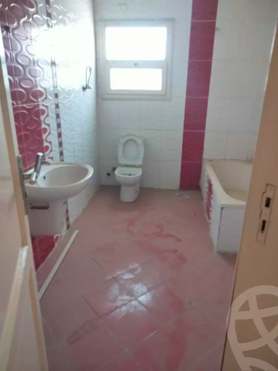 https://aqarmap.com.eg/en/listing/4090757-for-rent-cairo-new-cairo-compounds-ritaj