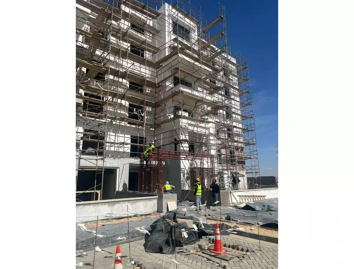 https://aqarmap.com.eg/en/listing/4099259-for-sale-cairo-el-sheikh-zayed-city-compounds-kmbwnd-fyldj-wyst-dr-llttwyr