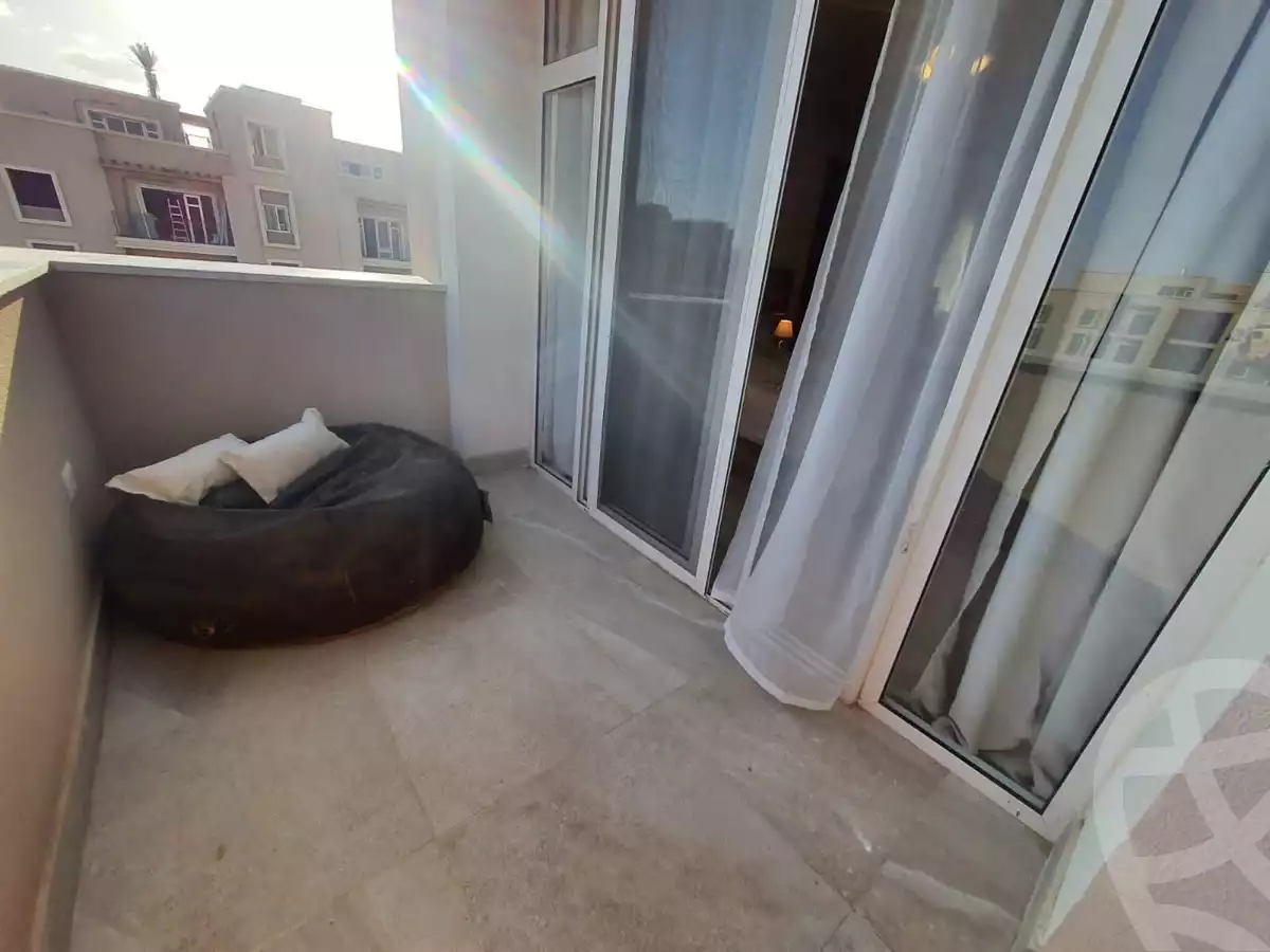 https://aqarmap.com.eg/ar/listing/4115437-for-rent-cairo-6th-of-october-compound-october-plaza