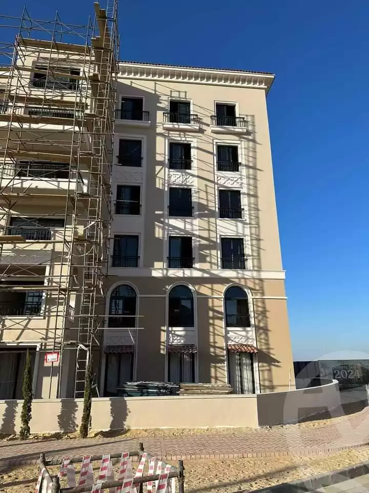https://aqarmap.com.eg/en/listing/4117810-for-sale-cairo-el-sheikh-zayed-city-compounds-kmbwnd-fyldj-wyst-dr-llttwyr