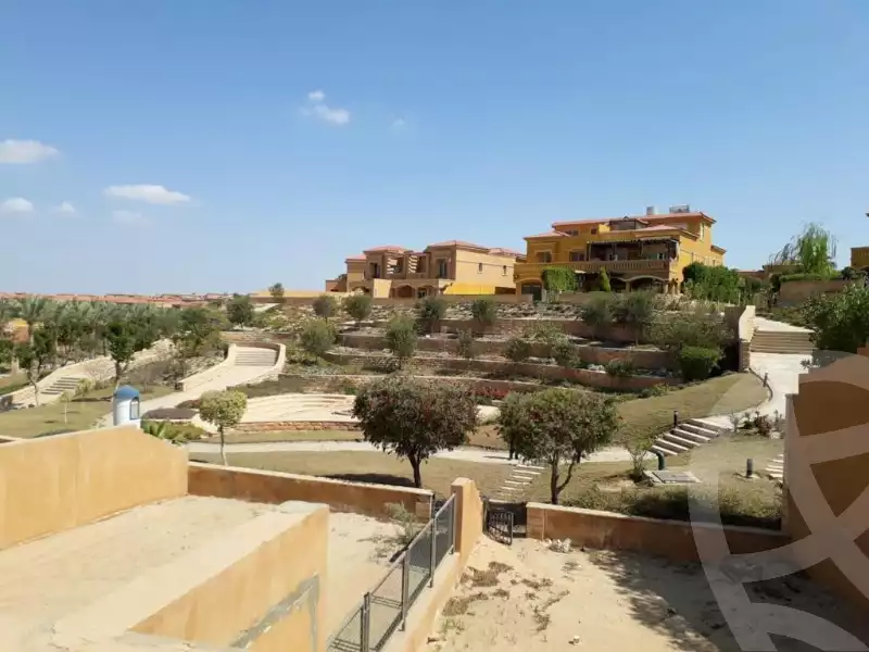 https://aqarmap.com.eg/en/listing/4119896-for-sale-cairo-el-sheikh-zayed-city-compounds-in-sheikh-zayed-royal-meadows
