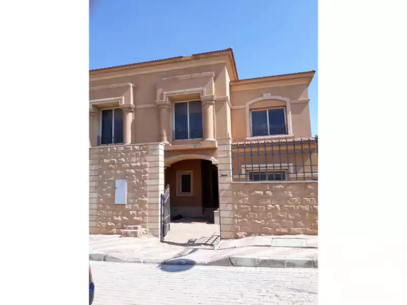 https://aqarmap.com.eg/en/listing/4119896-for-sale-cairo-el-sheikh-zayed-city-compounds-in-sheikh-zayed-royal-meadows