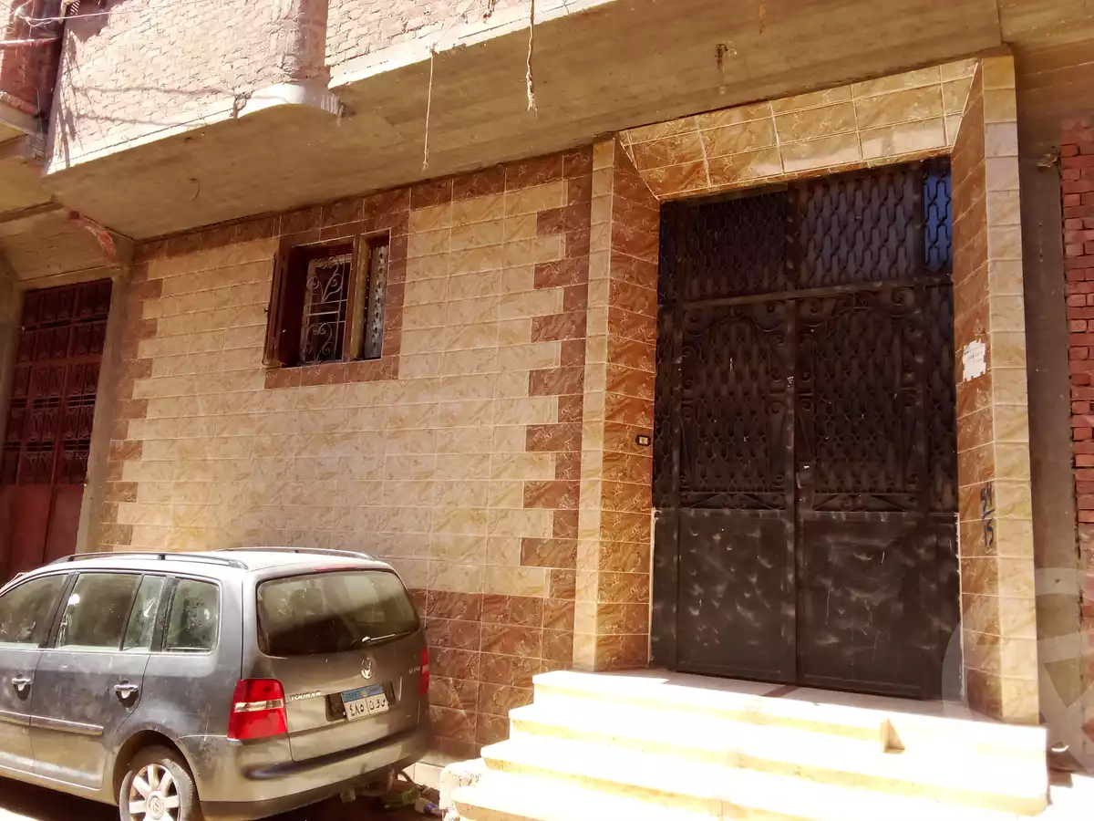 https://aqarmap.com.eg/en/listing/4118640-for-sale-qalyubia-qlioub-meet-halfa