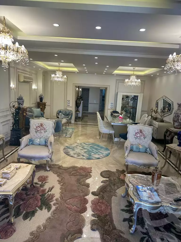 https://aqarmap.com.eg/en/listing/4128462-for-sale-alexandria-kafr-abdo-sant-square-st