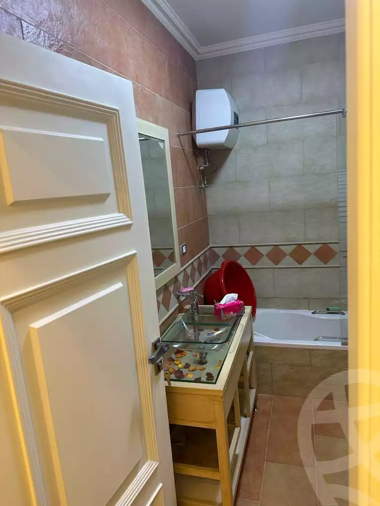 https://aqarmap.com.eg/en/listing/4128462-for-sale-alexandria-kafr-abdo-sant-square-st