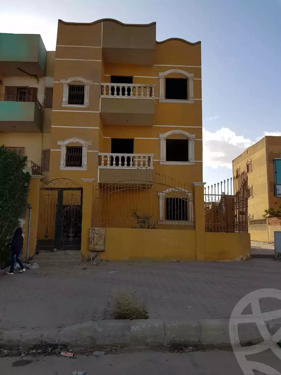 https://aqarmap.com.eg/ar/listing/4133187-for-sale-cairo-6th-of-october-hadaeq-october-ebni-betak-2