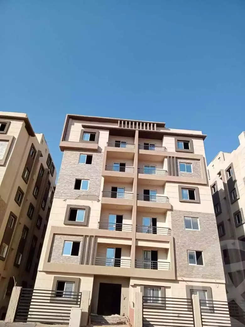 https://aqarmap.com.eg/en/listing/4134113-for-sale-cairo-6th-of-october-compound-degla-gardens