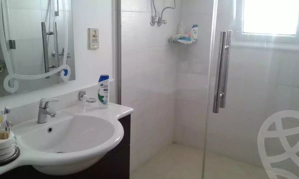https://aqarmap.com.eg/en/listing/4146048-for-rent-amwaj-1