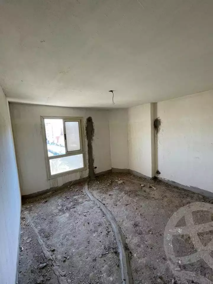 https://aqarmap.com.eg/ar/listing/4152517-for-sale-alexandria-el-montazah-compounds-royal-plaza-compound-al-halawany