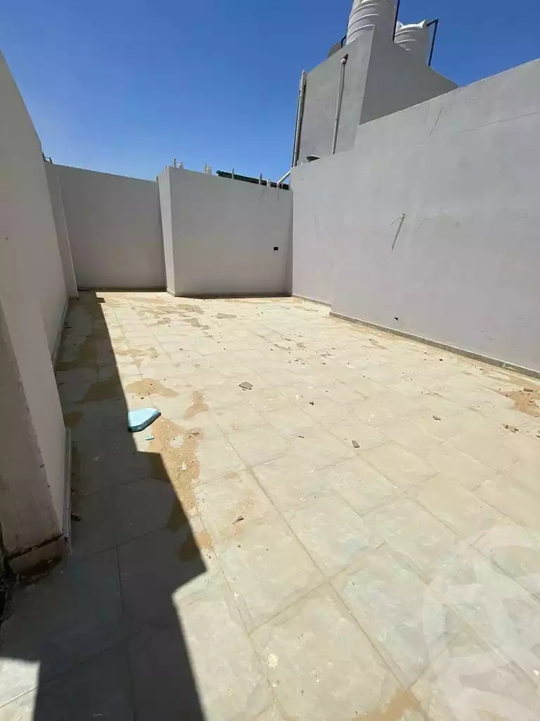 https://aqarmap.com.eg/ar/listing/4155453-for-sale-cairo-new-cairo-compounds-dh-ykwn-ryzdns-styl-hwm