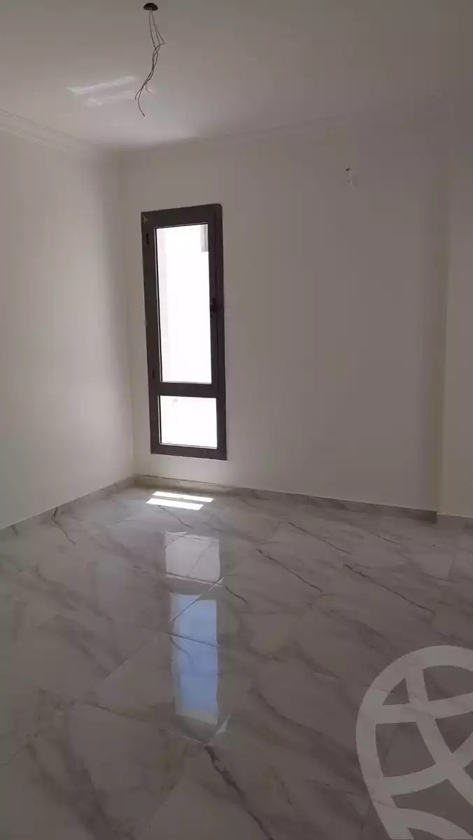 https://aqarmap.com.eg/ar/listing/4157519-for-sale-cairo-new-cairo-compounds-dh-ykwn-ryzdns-styl-hwm