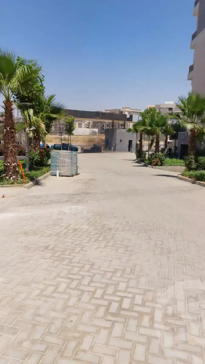 https://aqarmap.com.eg/ar/listing/4157519-for-sale-cairo-new-cairo-compounds-dh-ykwn-ryzdns-styl-hwm