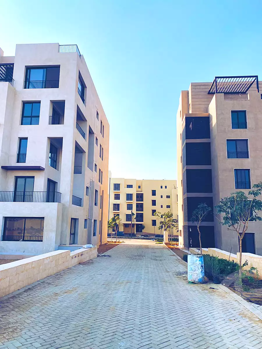 https://aqarmap.com.eg/en/listing/4166427-for-sale-cairo-6th-of-october-compounds-o-west-compound-orascom-w-byzns-dystrykt-wrskwm-llttwyr