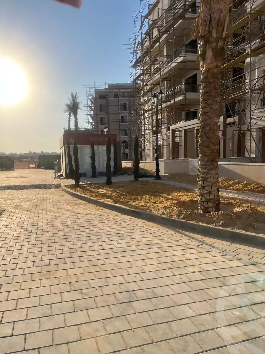 https://aqarmap.com.eg/en/listing/4166654-for-sale-cairo-el-sheikh-zayed-city-compounds-kmbwnd-fyldj-wyst-dr-llttwyr