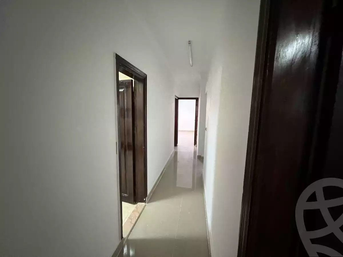 https://aqarmap.com.eg/ar/listing/4176820-for-sale-cairo-el-shorouk-lhy-lthny-grb-neighbourhood-2a-shagaret-al-dor-st