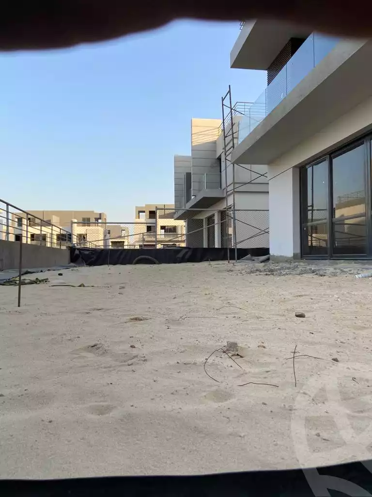 https://aqarmap.com.eg/en/listing/4189459-for-sale-cairo-el-sheikh-zayed-city-compounds-in-sheikh-zayed-el-patio-zahraa
