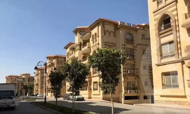 https://aqarmap.com.eg/en/listing/4193692-for-sale-cairo-new-cairo-compounds-hayati-residence