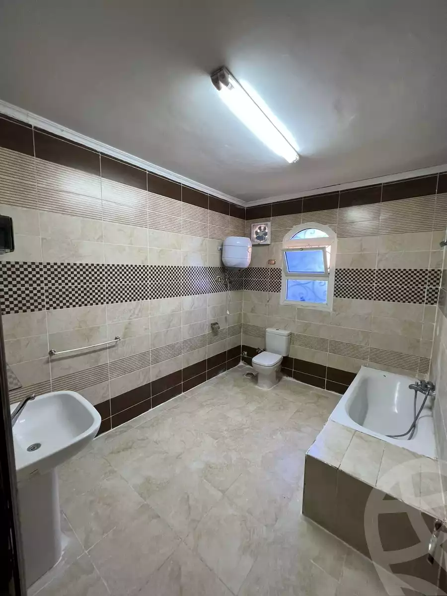 https://aqarmap.com.eg/ar/listing/4193963-for-sale-cairo-el-shorouk-lhy-lthny-grb-neighbourhood-2a-shagaret-al-dor-st