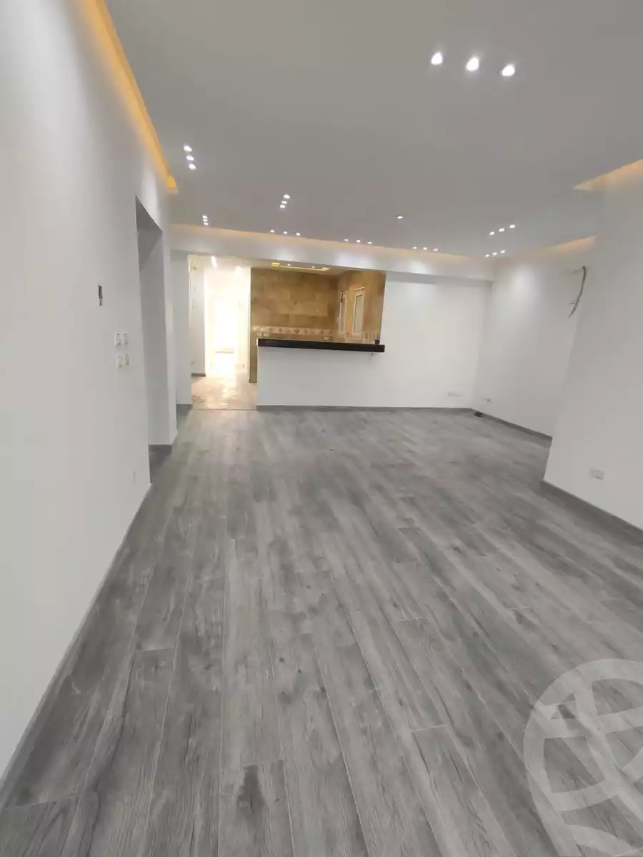 https://aqarmap.com.eg/en/listing/4200199-for-rent-cairo-new-cairo-compounds-mountain-view-hyde-park