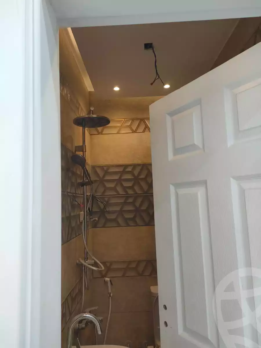 https://aqarmap.com.eg/en/listing/4200199-for-rent-cairo-new-cairo-compounds-mountain-view-hyde-park