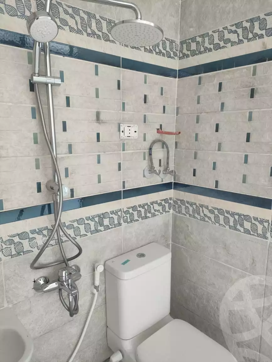 https://aqarmap.com.eg/en/listing/4200199-for-rent-cairo-new-cairo-compounds-mountain-view-hyde-park