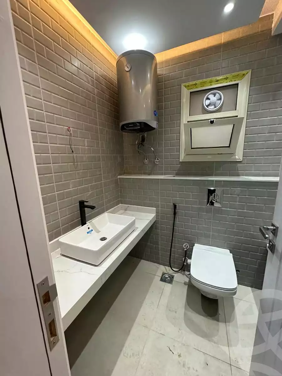 https://aqarmap.com.eg/en/listing/4200220-for-rent-cairo-new-cairo-compounds-mwntn-fyw-y-syty