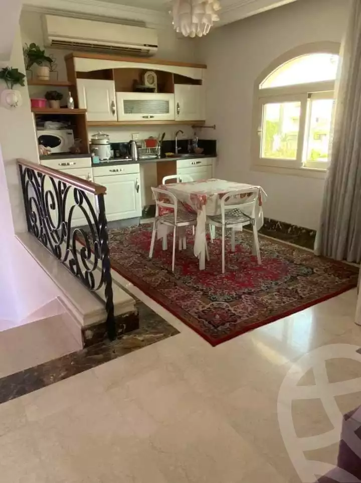 https://aqarmap.com.eg/en/listing/4200842-for-sale-cairo-6th-of-october-compound-royal-hills