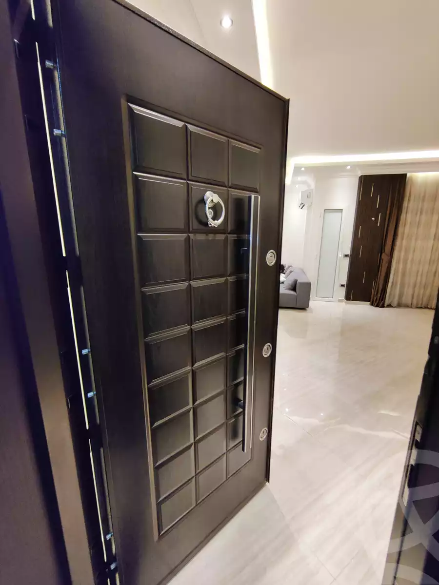https://aqarmap.com.eg/ar/listing/4202363-for-sale-cairo-el-sheikh-zayed-city-compounds-in-sheikh-zayed-continental-gardens