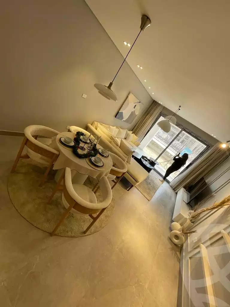 https://aqarmap.com.eg/en/listing/4209550-for-sale-cairo-el-sheikh-zayed-city-compounds-kmbwnd-fyldj-wyst-dr-llttwyr