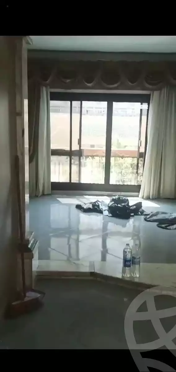 https://aqarmap.com.eg/ar/listing/4229509-for-rent-cairo-downtown-el-qasr-el-ayni