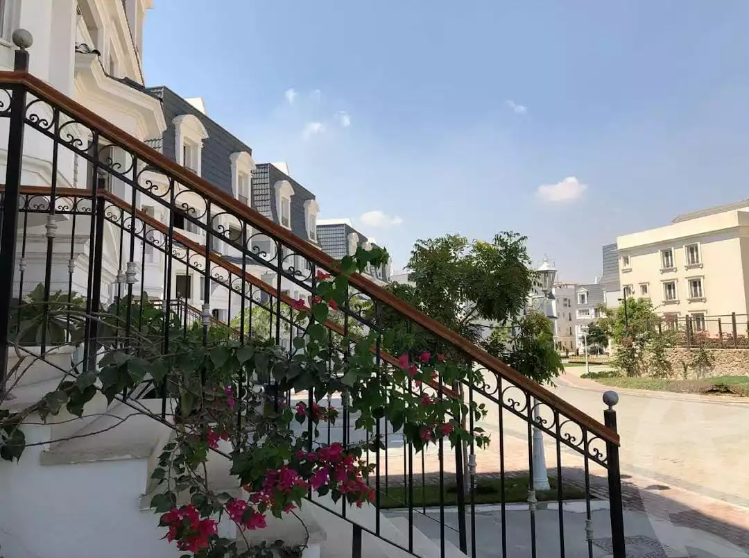 https://aqarmap.com.eg/en/listing/4229345-for-sale-cairo-6th-of-october-compounds-mountain-view-giza-plateau